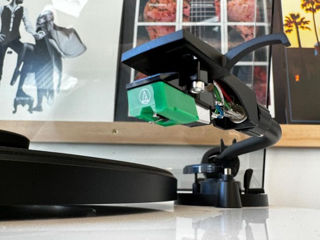 ZOME Showroom: turntable detail